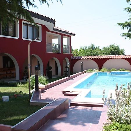 The Red House Hotel Koșarița Exterior foto